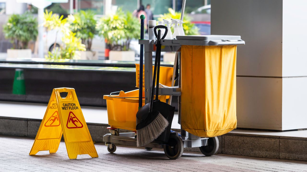 janitorial-cleaning-services-cart